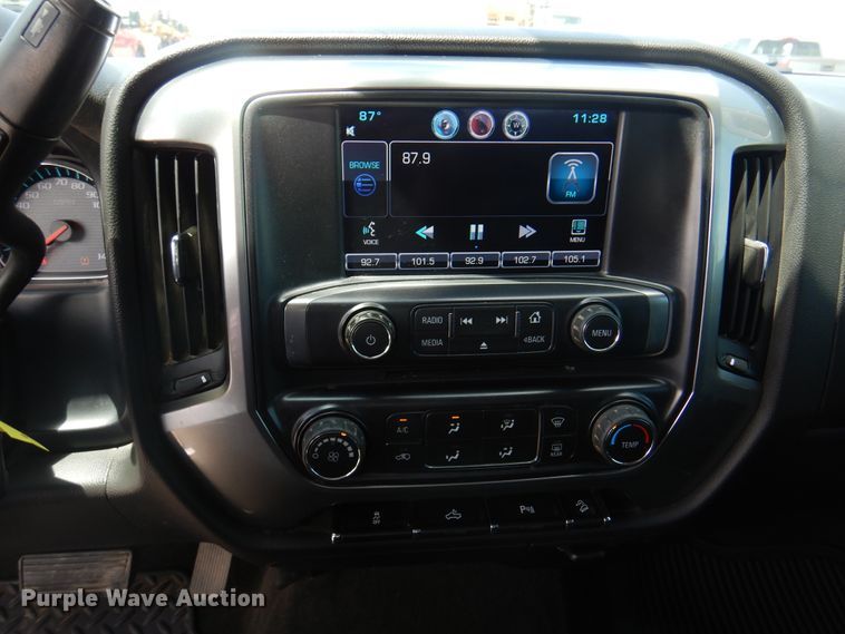 image for item DK8072 2015 Chevrolet Silverado 1500  flatbed pickup truck