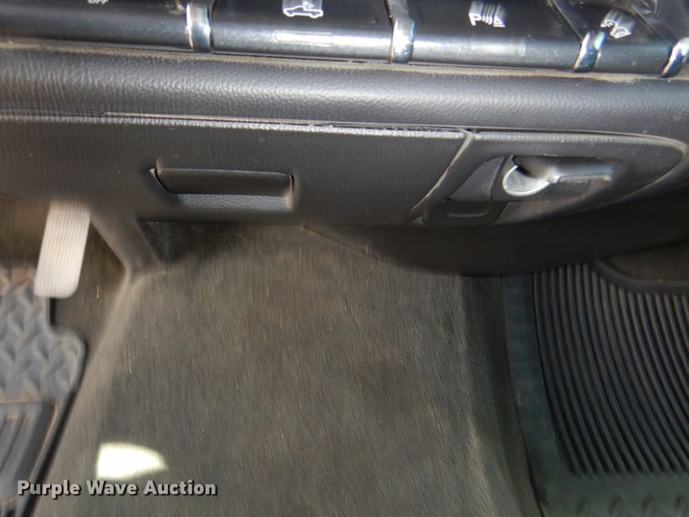 image for item DK8072 2015 Chevrolet Silverado 1500  flatbed pickup truck