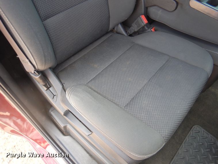 image for item DK8072 2015 Chevrolet Silverado 1500  flatbed pickup truck