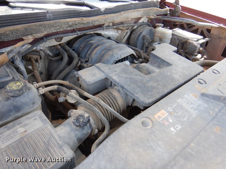 image for item DK8072 2015 Chevrolet Silverado 1500  flatbed pickup truck