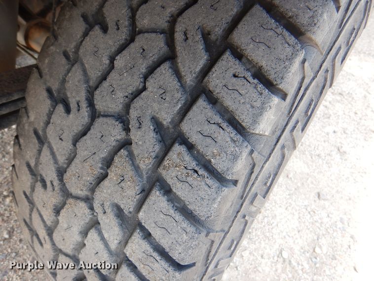 image for item DK8072 2015 Chevrolet Silverado 1500  flatbed pickup truck