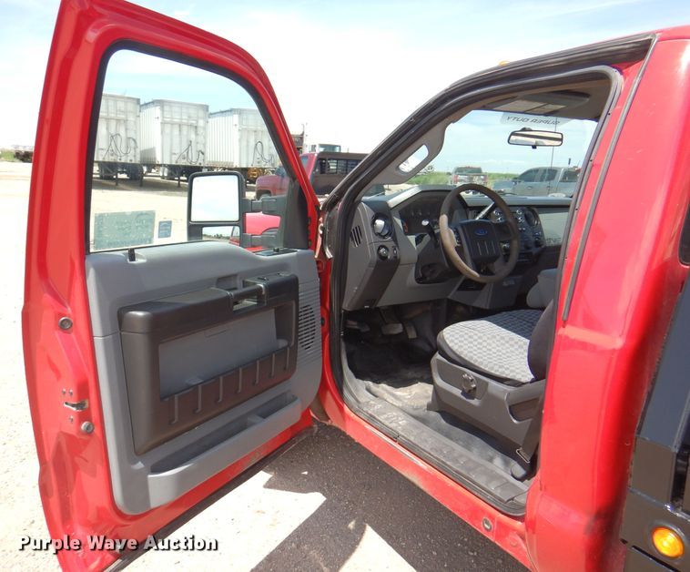 image for item DK8073 2015 Ford F350 Super Duty  bale bed pickup truck