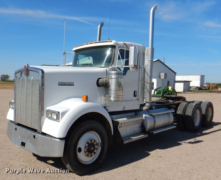 image for item DK8075 2011 Kenworth W900  semi truck