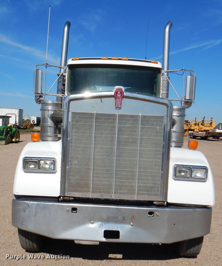 image for item DK8075 2011 Kenworth W900  semi truck