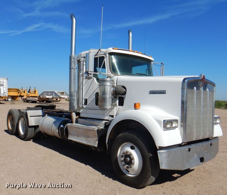 image for item DK8075 2011 Kenworth W900  semi truck