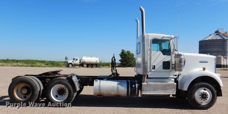 image for item DK8075 2011 Kenworth W900  semi truck