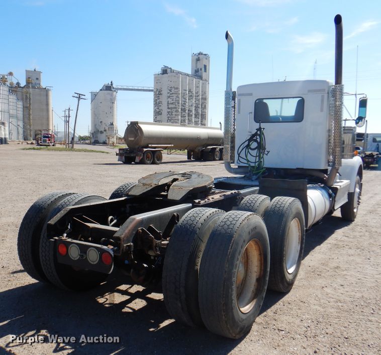 image for item DK8075 2011 Kenworth W900  semi truck