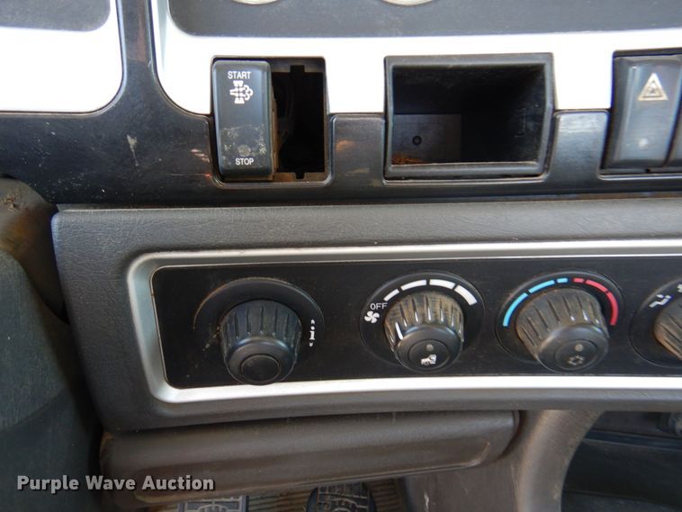 image for item DK8075 2011 Kenworth W900  semi truck