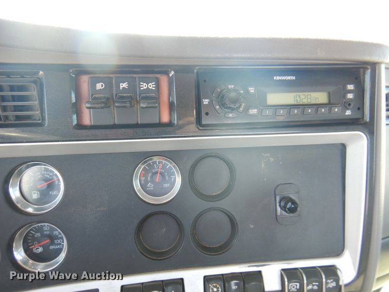 image for item DK8075 2011 Kenworth W900  semi truck