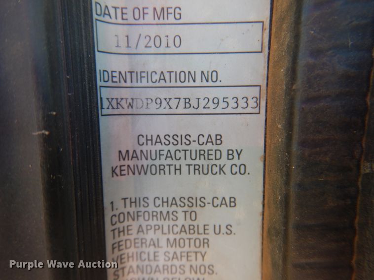 image for item DK8075 2011 Kenworth W900  semi truck