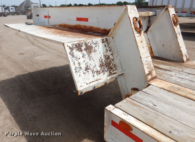 image for item DK8077 1976 Fruehauf  equipment trailer