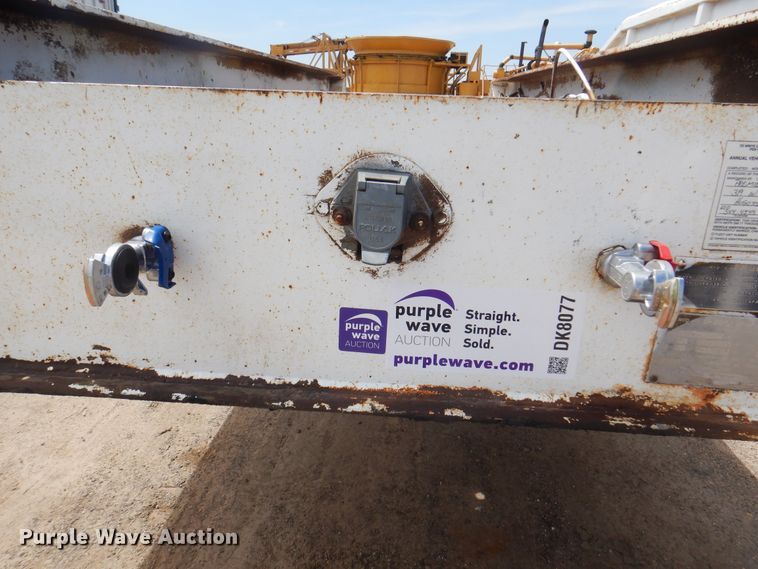 image for item DK8077 1976 Fruehauf  equipment trailer