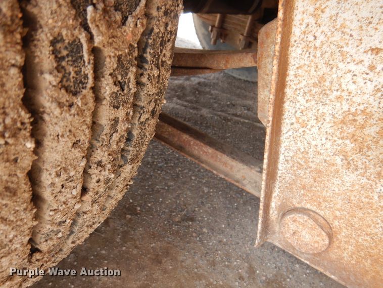 image for item DK8077 1976 Fruehauf  equipment trailer