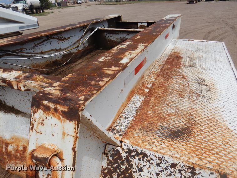 image for item DK8077 1976 Fruehauf  equipment trailer