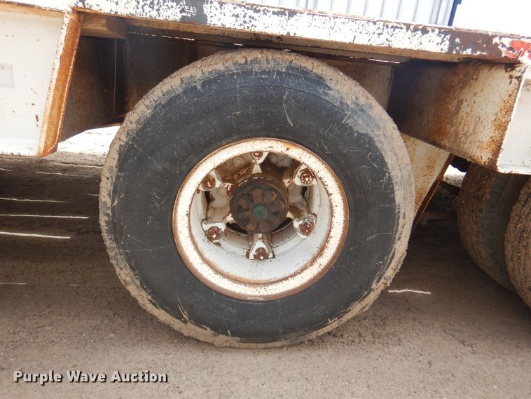 image for item DK8077 1976 Fruehauf  equipment trailer