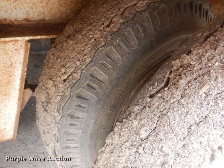 image for item DK8077 1976 Fruehauf  equipment trailer