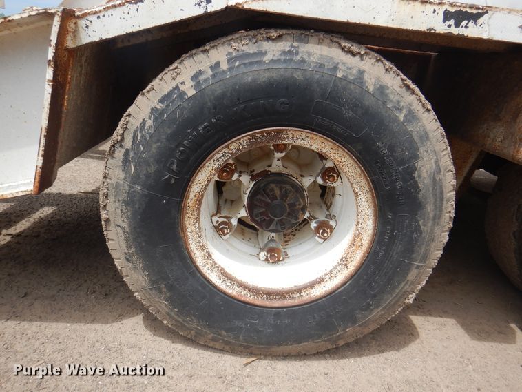 image for item DK8077 1976 Fruehauf  equipment trailer