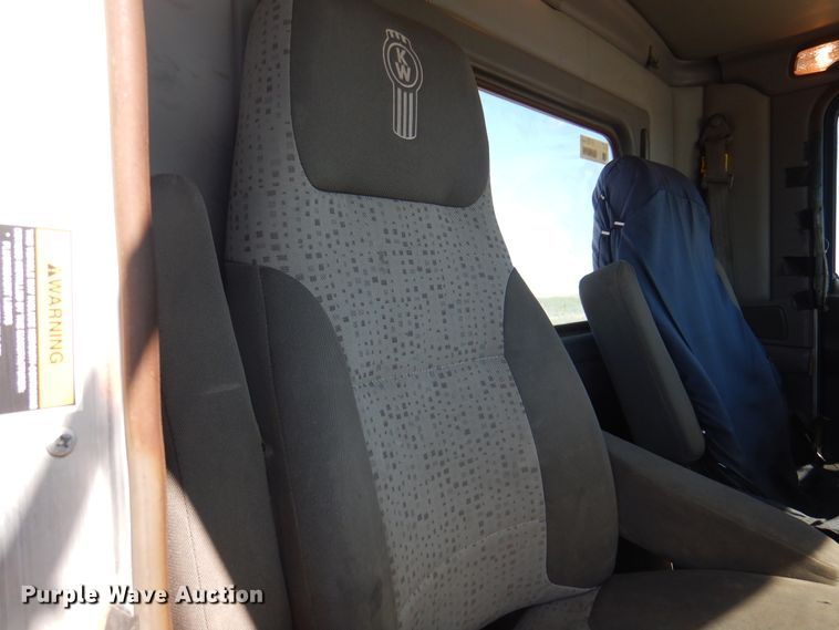 image for item DK8079 2012 Kenworth W900  semi truck