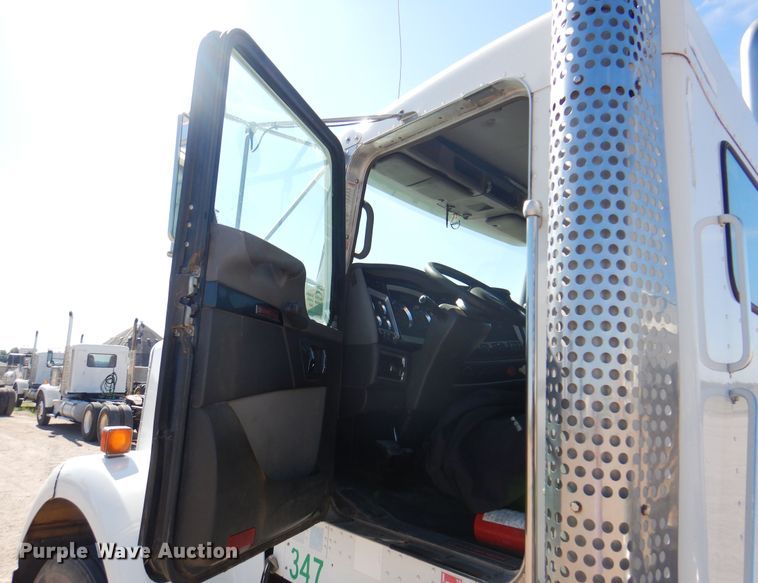 image for item DK8079 2012 Kenworth W900  semi truck
