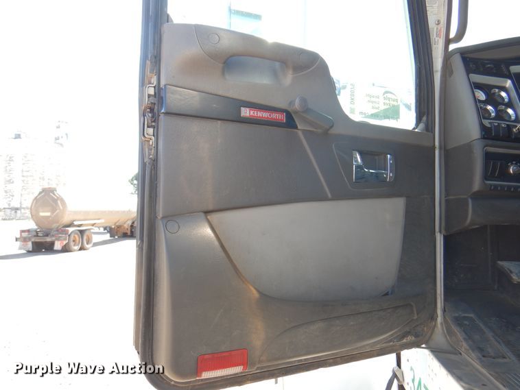 image for item DK8079 2012 Kenworth W900  semi truck