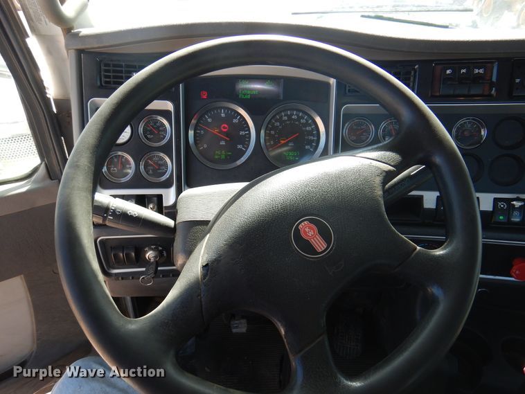 image for item DK8079 2012 Kenworth W900  semi truck