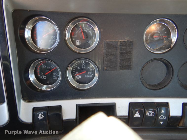 image for item DK8079 2012 Kenworth W900  semi truck