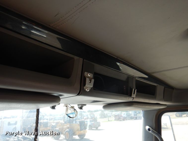 image for item DK8079 2012 Kenworth W900  semi truck