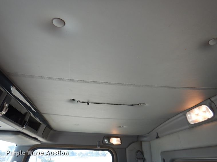 image for item DK8079 2012 Kenworth W900  semi truck