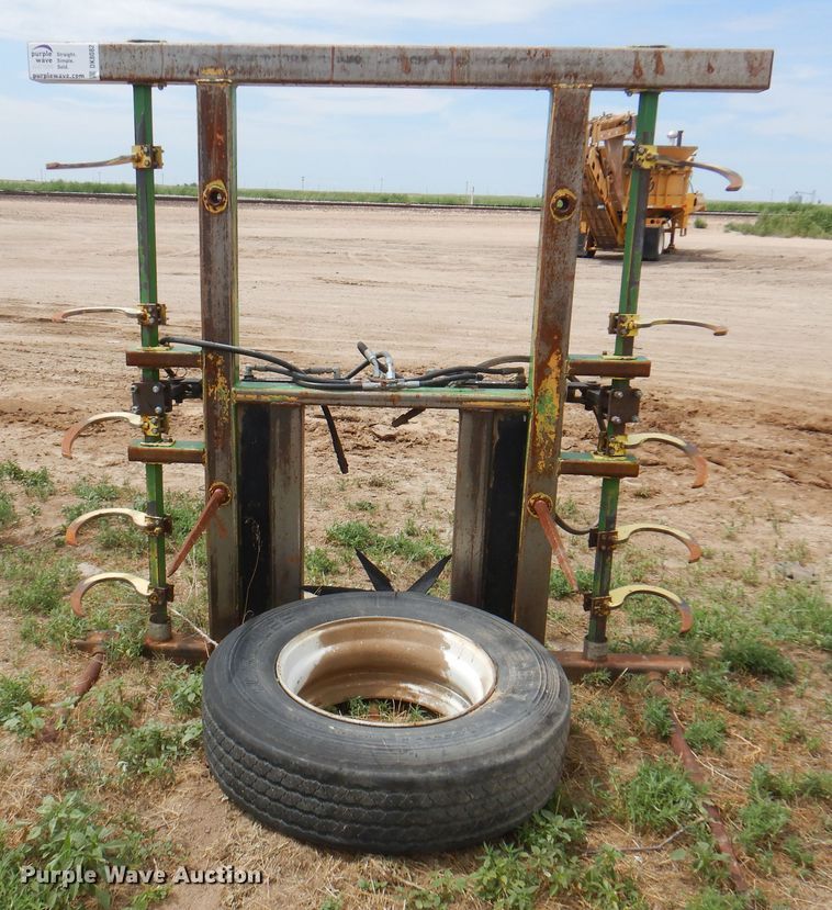 image for item DK8082 80"W bale grapple