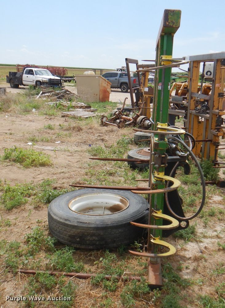 image for item DK8082 80"W bale grapple