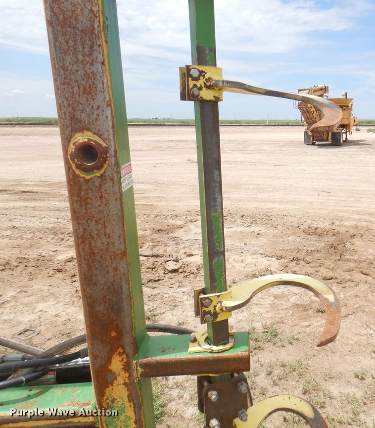 image for item DK8082 80"W bale grapple