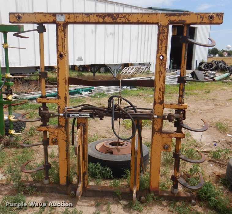 image for item DK8083 80"W bale grapple