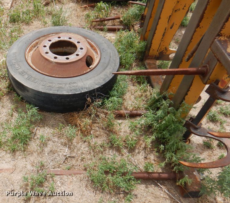 image for item DK8083 80"W bale grapple