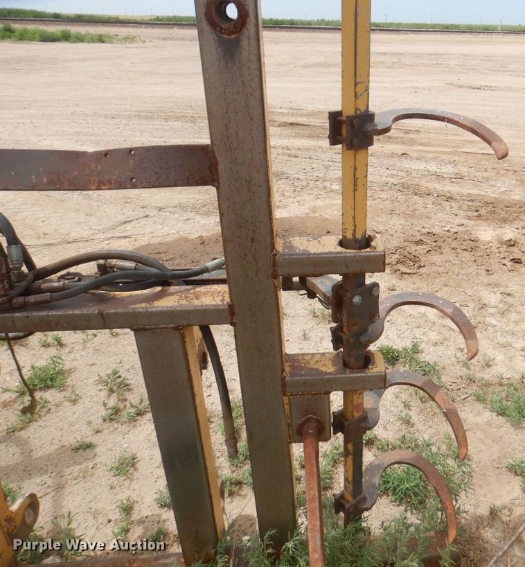 image for item DK8083 80"W bale grapple