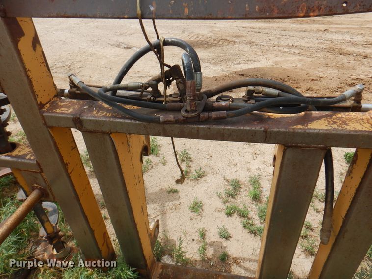 image for item DK8083 80"W bale grapple