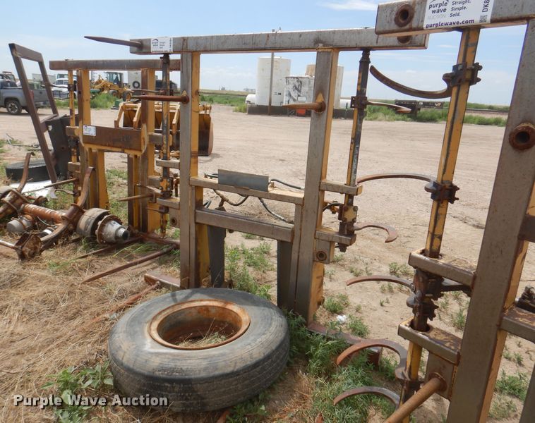 image for item DK8084 80"W bale grapple