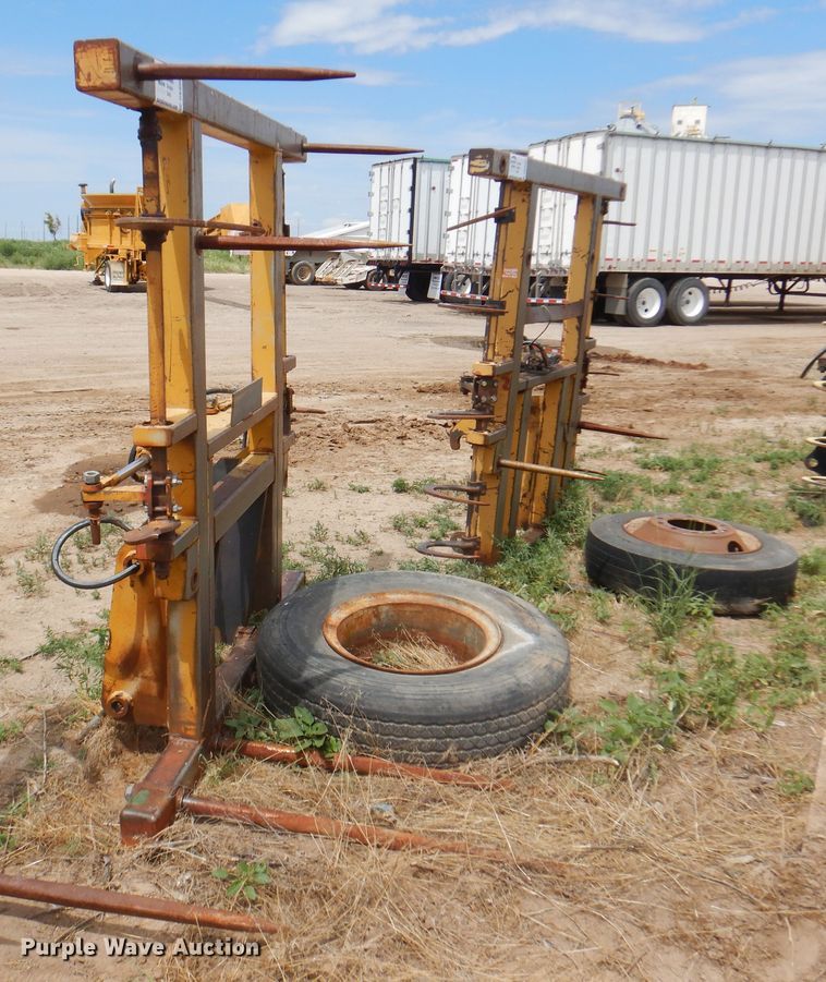 image for item DK8084 80"W bale grapple