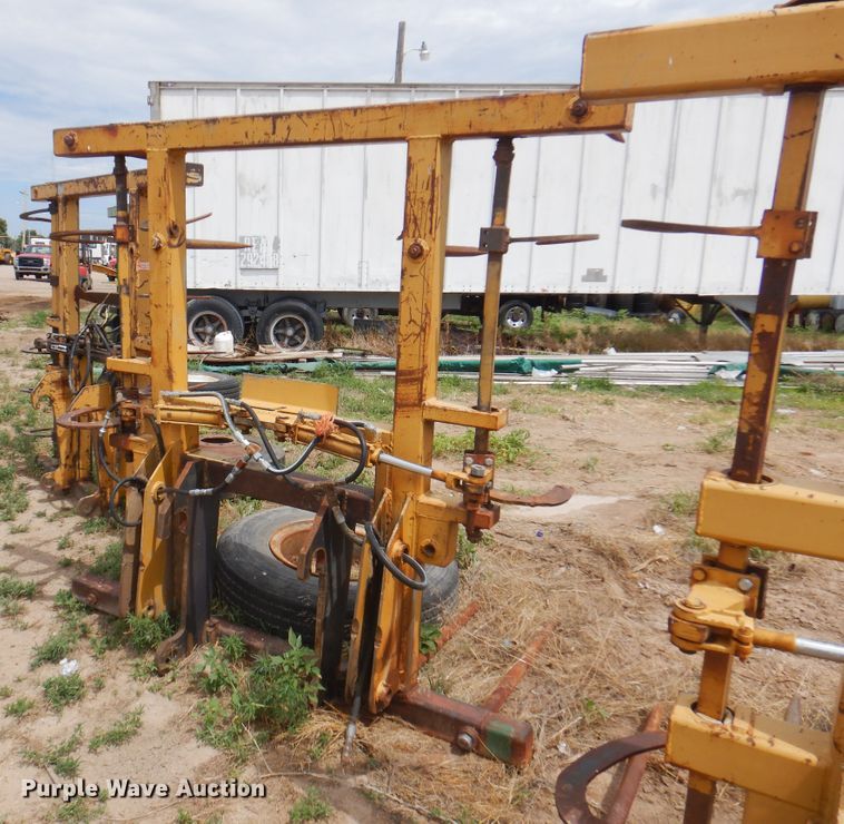 image for item DK8084 80"W bale grapple