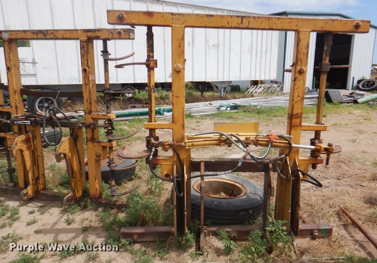 image for item DK8084 80"W bale grapple