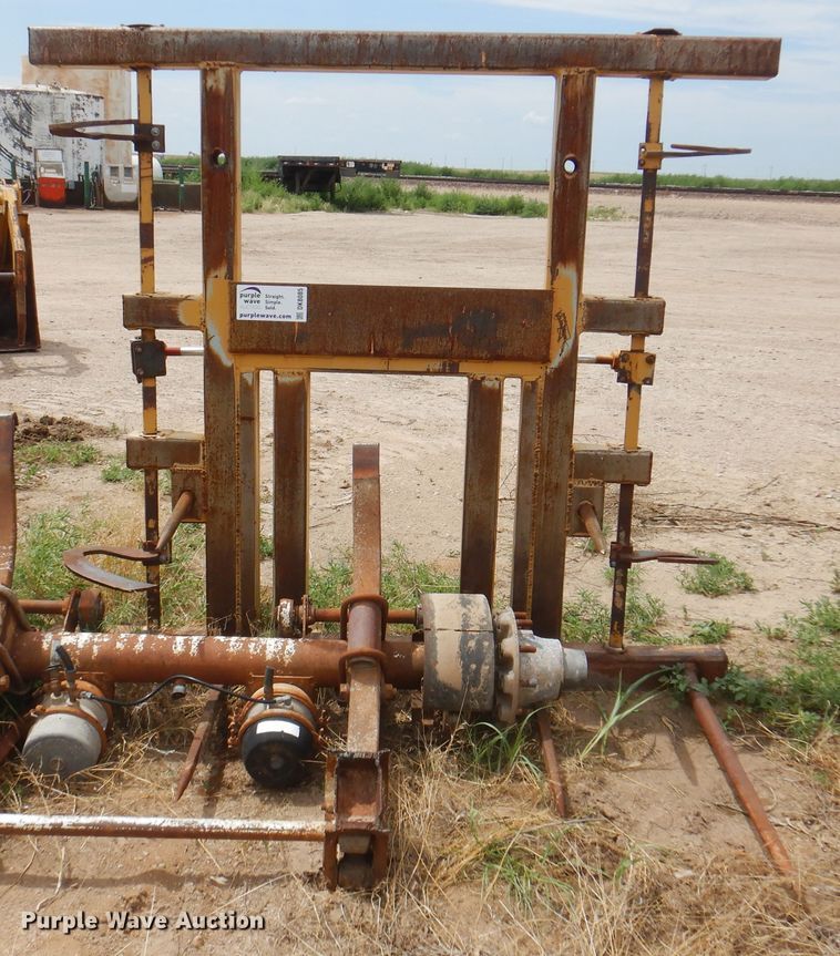 image for item DK8085 80"W bale grapple