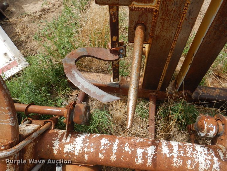 image for item DK8085 80"W bale grapple