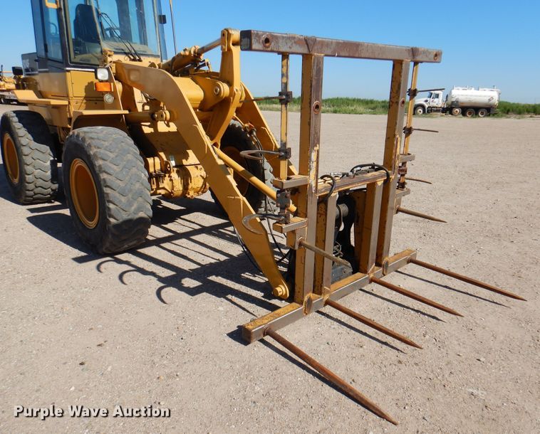 image for item DK8088 1998 Caterpillar 924F  wheel loader