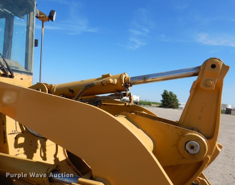 image for item DK8088 1998 Caterpillar 924F  wheel loader