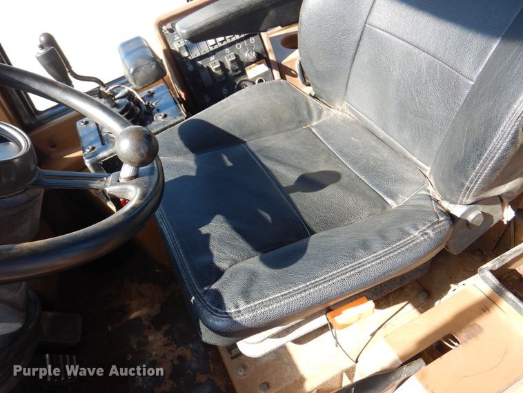 image for item DK8088 1998 Caterpillar 924F  wheel loader