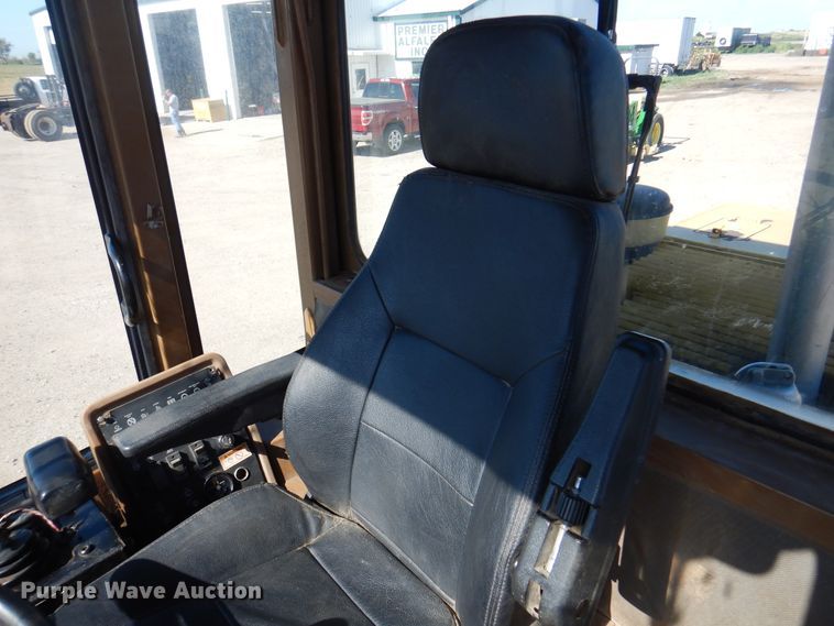 image for item DK8088 1998 Caterpillar 924F  wheel loader