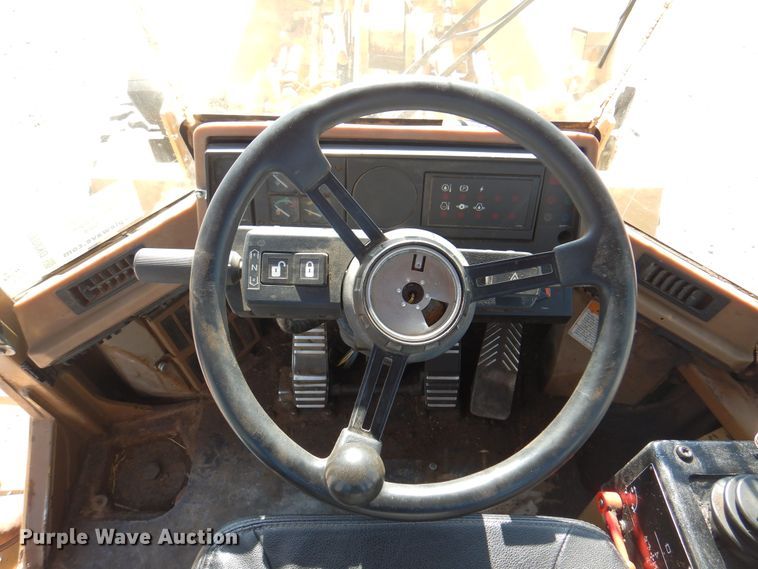 image for item DK8088 1998 Caterpillar 924F  wheel loader