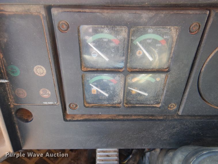 image for item DK8088 1998 Caterpillar 924F  wheel loader