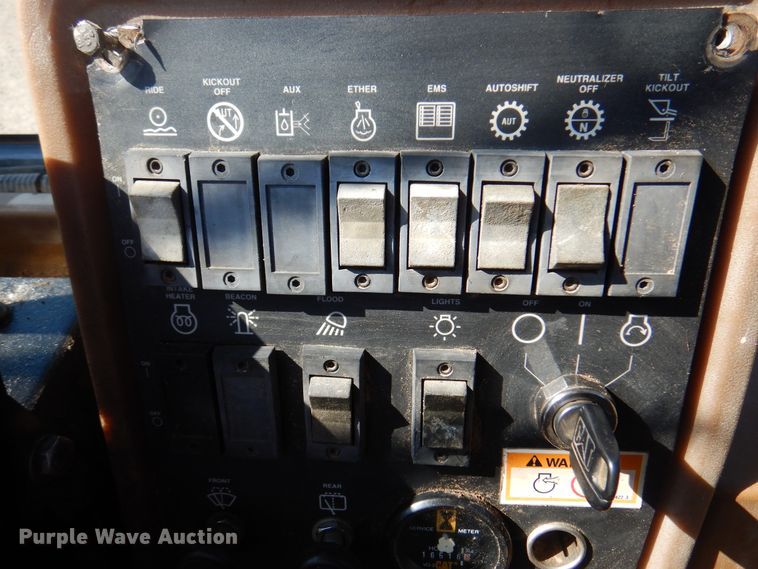 image for item DK8088 1998 Caterpillar 924F  wheel loader