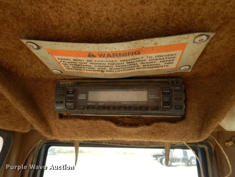 image for item DK8088 1998 Caterpillar 924F  wheel loader