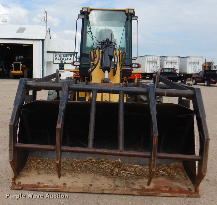 image for item DK8089 2001 Caterpillar 924G  wheel loader